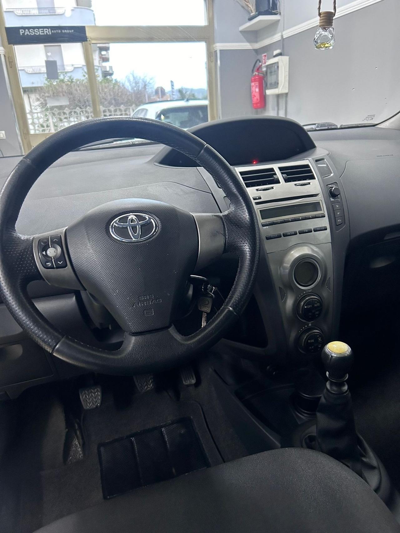 Toyota Yaris 1.4 D-4D DPF 5 porte Sol