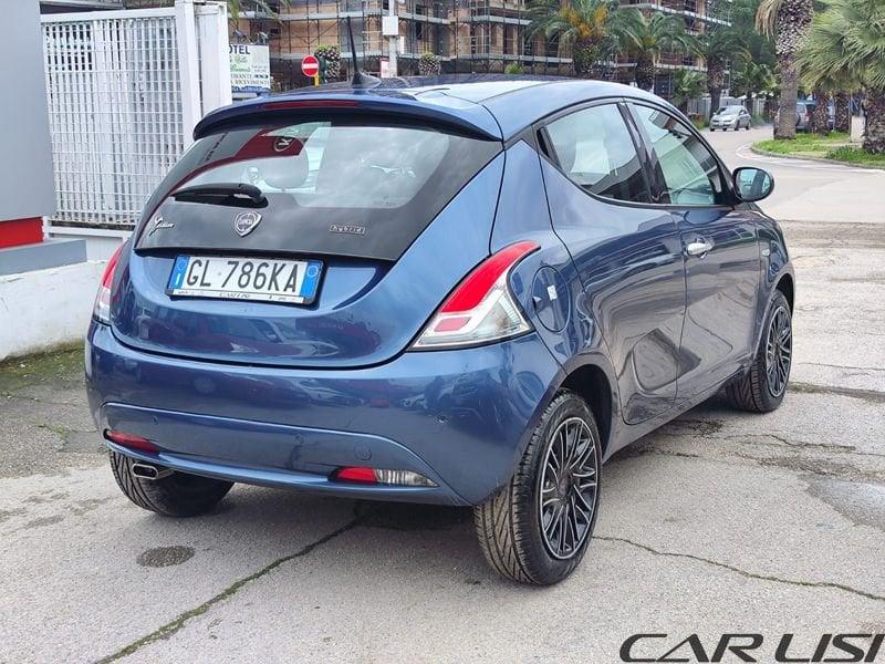 Lancia Ypsilon 1.0 FireFly 5 porte S&S Hybrid Alberta Ferretti