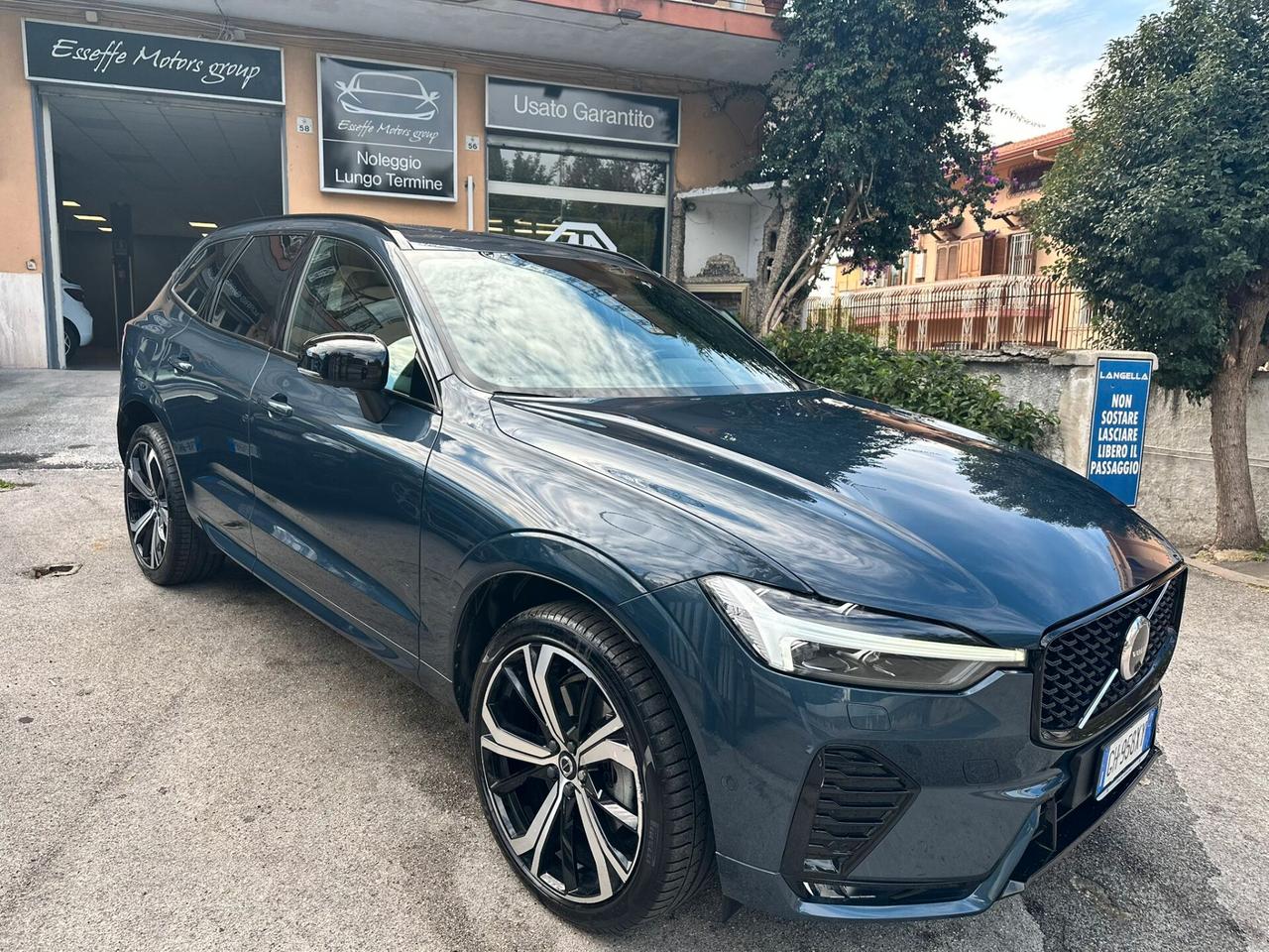 Volvo XC 60 XC60 B4 (d) AWD automatico Plus Dark