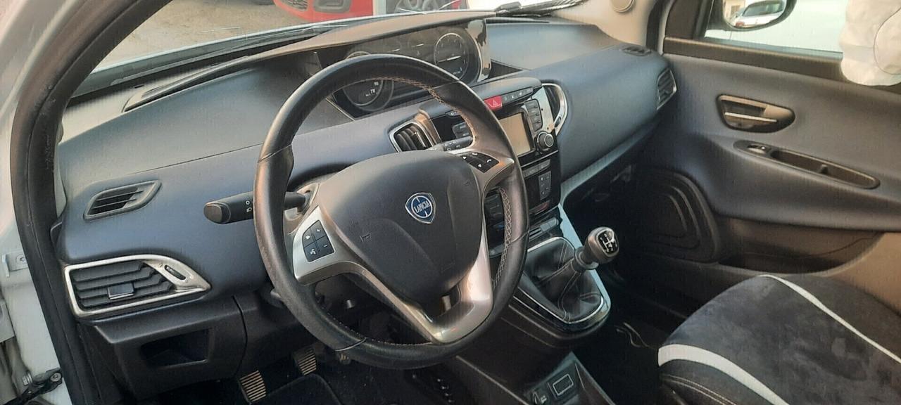 Lancia Ypsilon 0.9 TwinAir 85 CV 5 porte Metano Ecochic Mya