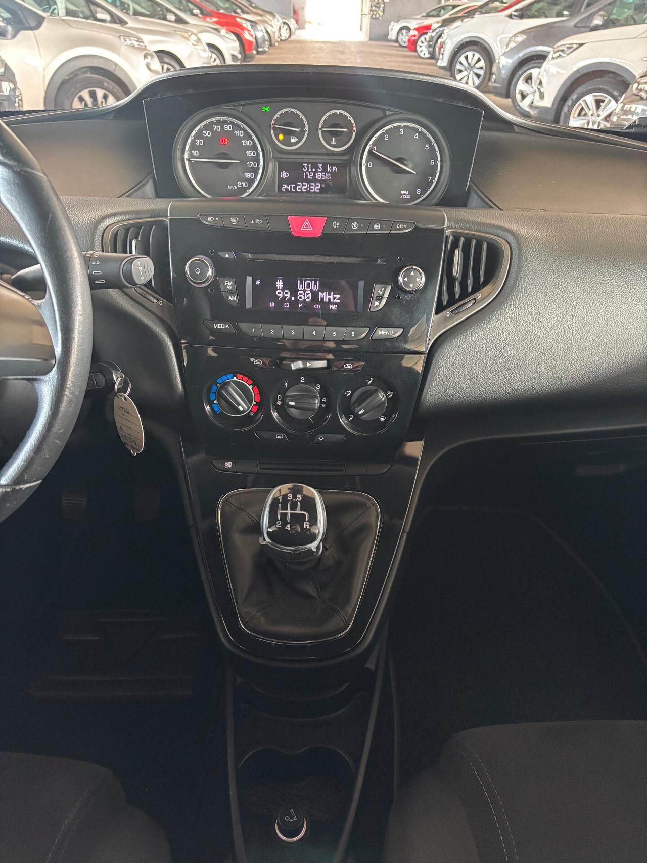 Lancia Ypsilon 1.2 69CV 5 porte S&S Platinum NEOPATENTATO