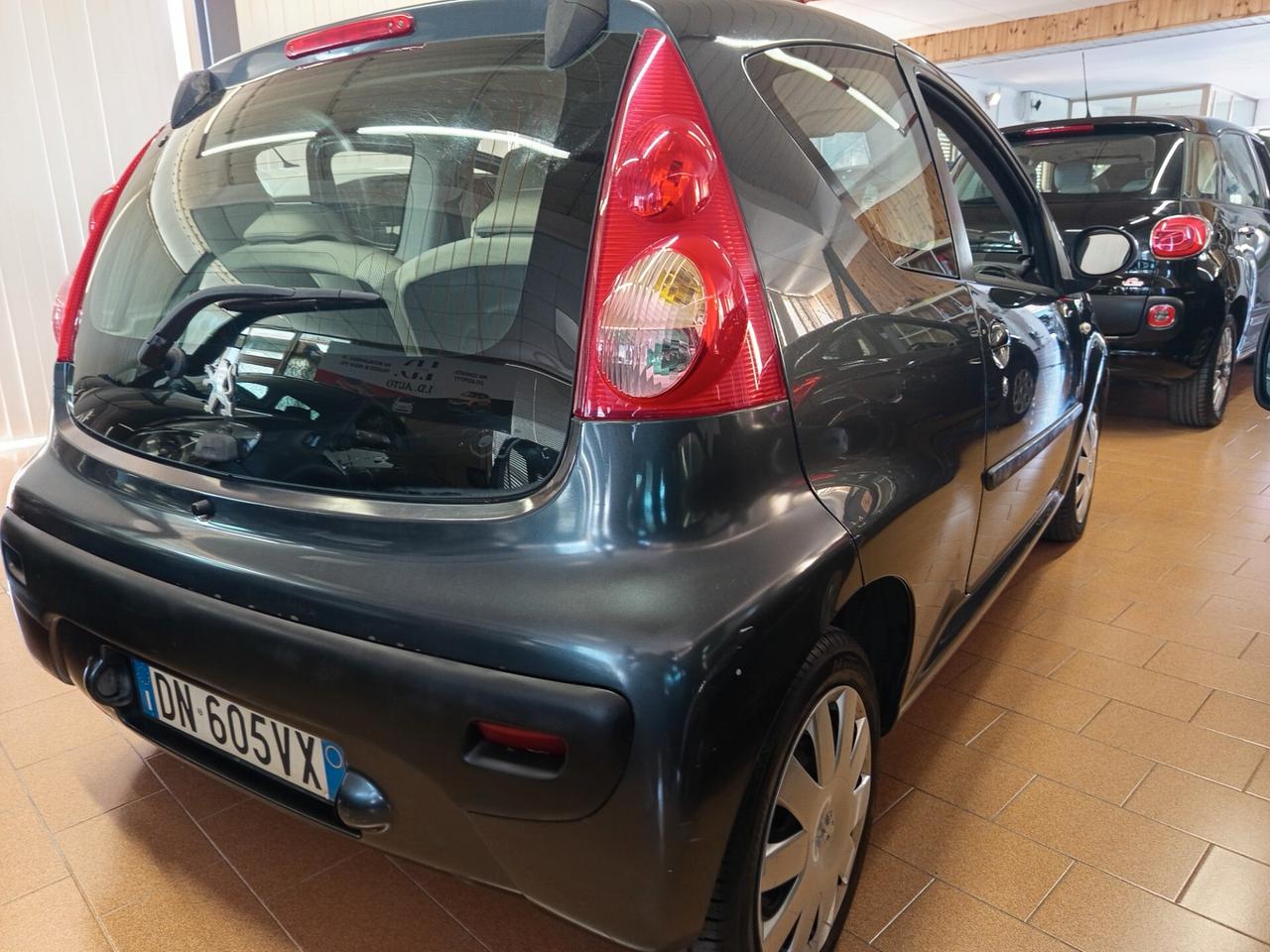 Peugeot 107 1.0 68CV 3p. Sweet Years ok neopatentati