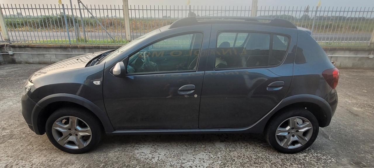 Dacia Sandero 1.0 SCe NEOPATENTATA OK, UNICO PROPRIETARIO.