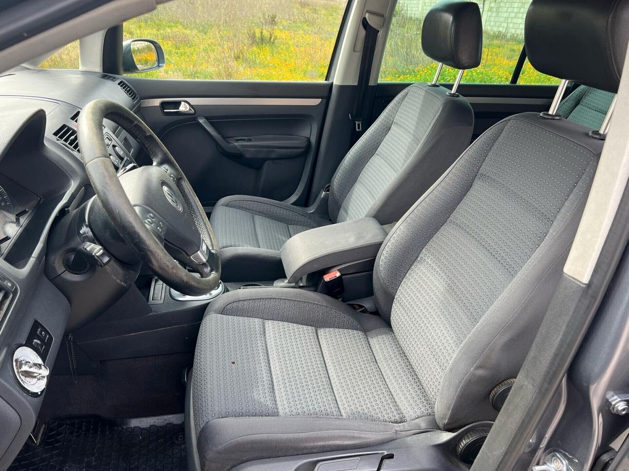 Volkswagen Touran 2.0 16V TDI DSG Highline