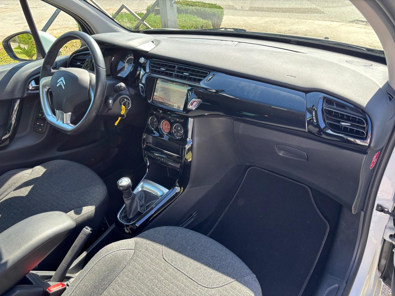 Citroen C3 1.2 82CV Exclusive-12/2015"KM 59.000"