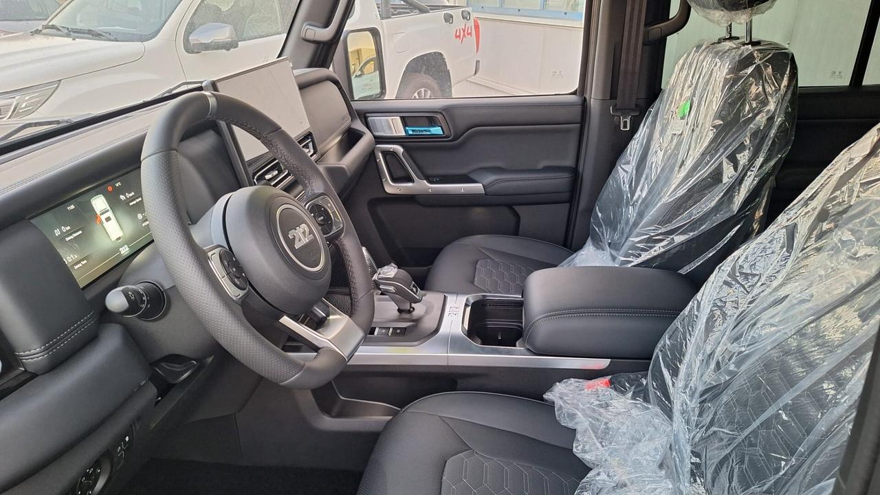 EMC 212 2.0 TGDI 8AT 4WD OFFICER