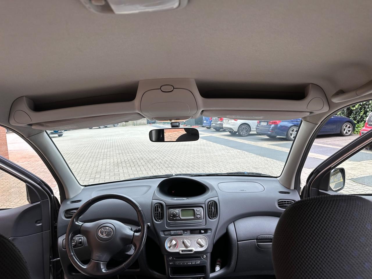 Toyota Yaris Verso 1.3i 16V cat Sol '03