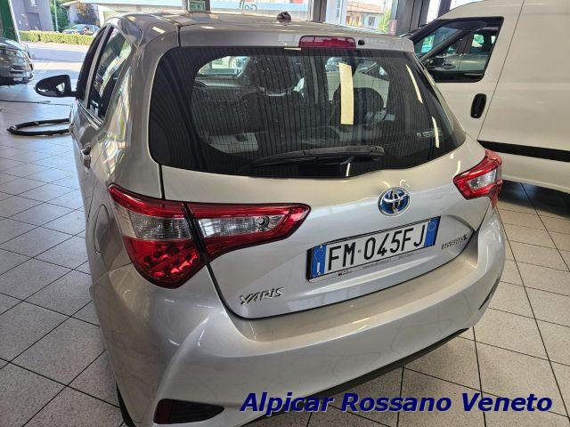 TOYOTA Yaris 1.5 Hybrid 5 porte Business