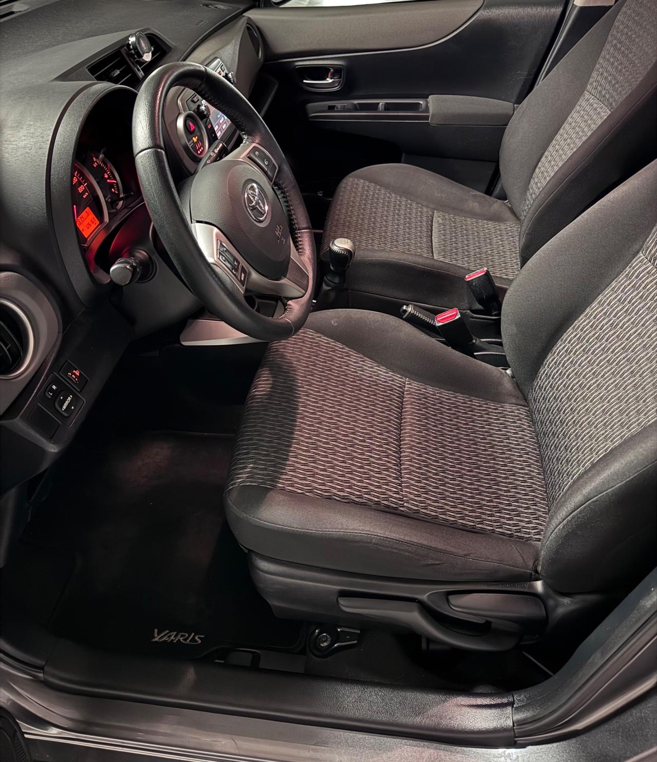 Toyota Yaris 1.0 5 porte Lounge