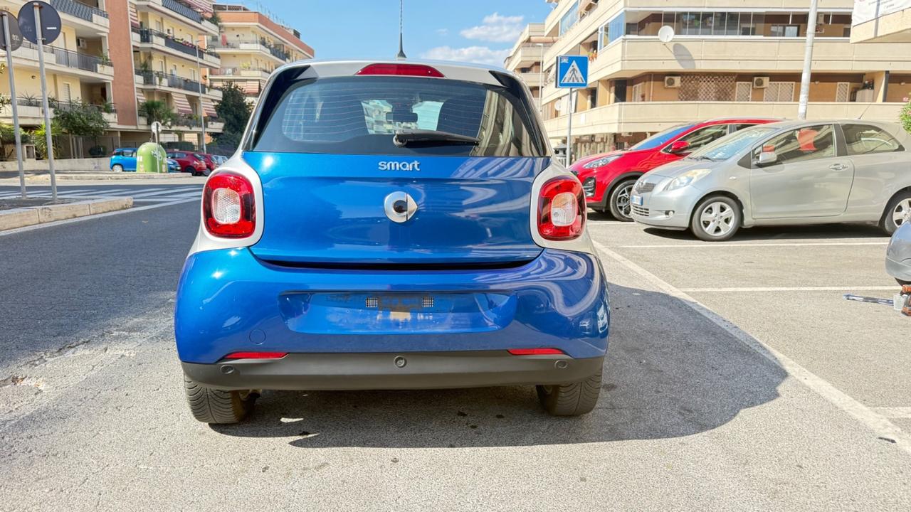 Smart ForFour 70 1.0 Passion LED PDC BLUETOOTH CERCHI 15 BRACCIOLO SEDILI RISCALDATI