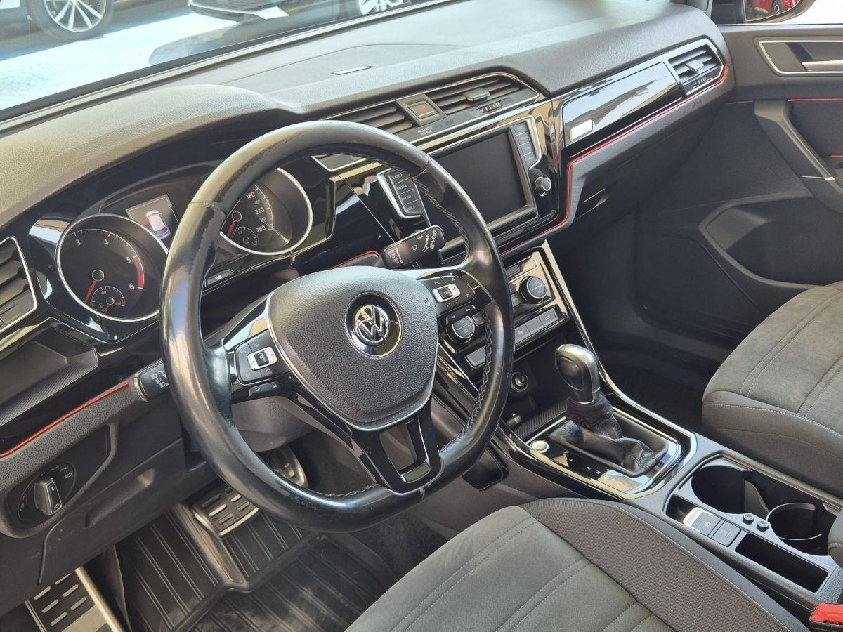 VOLKSWAGEN - Touran - 2.0 TDI 150 CV DSG Executive BMT tetto panoramico