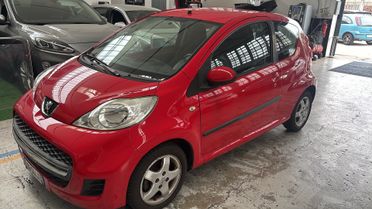 Peugeot 107 1.0 68CV 3p. Sweet Years 2Tronic