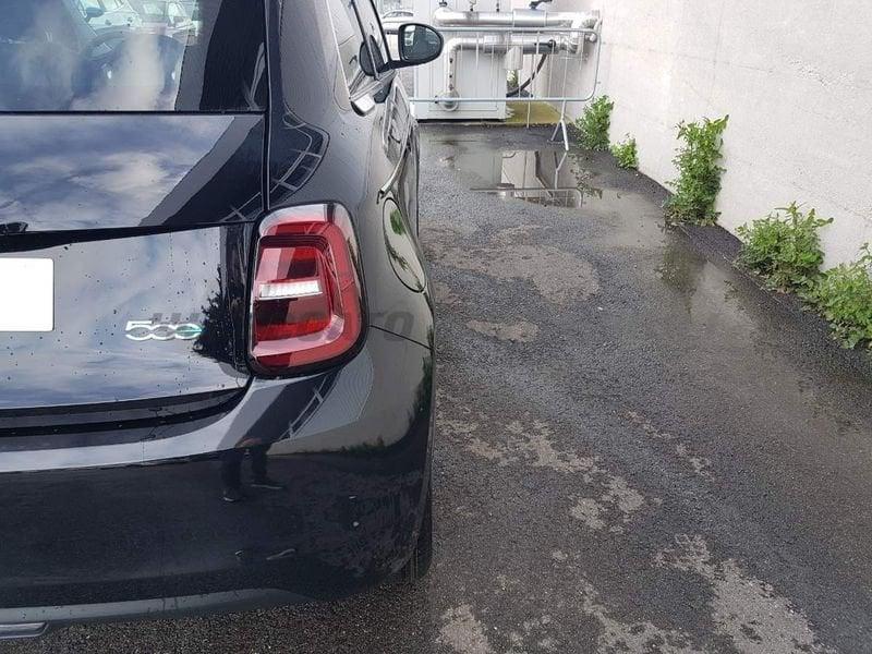 FIAT 500 500e 42 kWh
