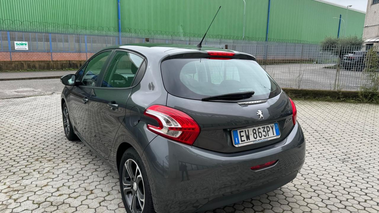 Peugeot 208 1.4 HDi 68 CV 5 porte Allure TETO NEO PATENTATI