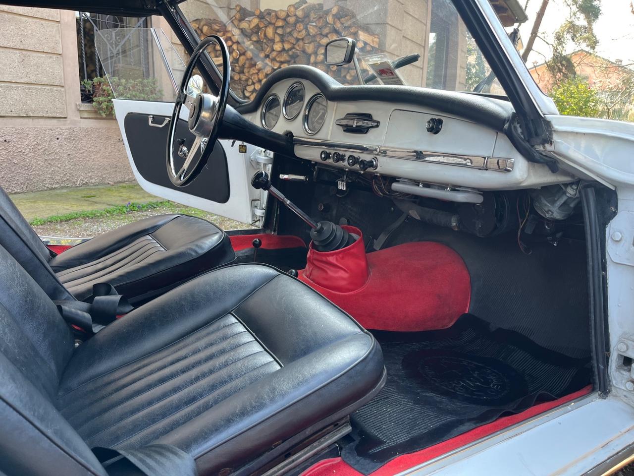 Alfa Romeo Giulia Spider