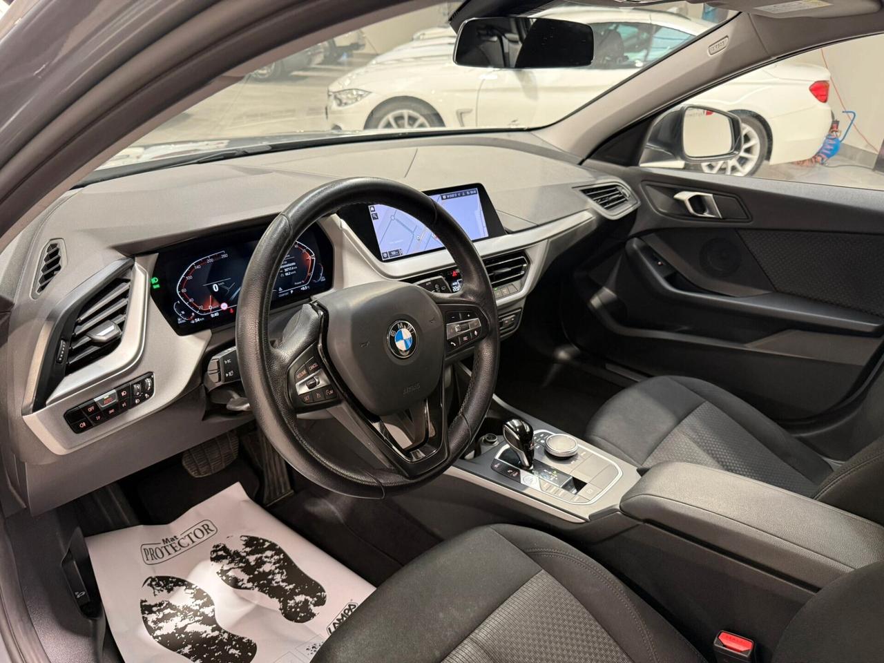 Bmw 118 118d 5p. Business Advantage