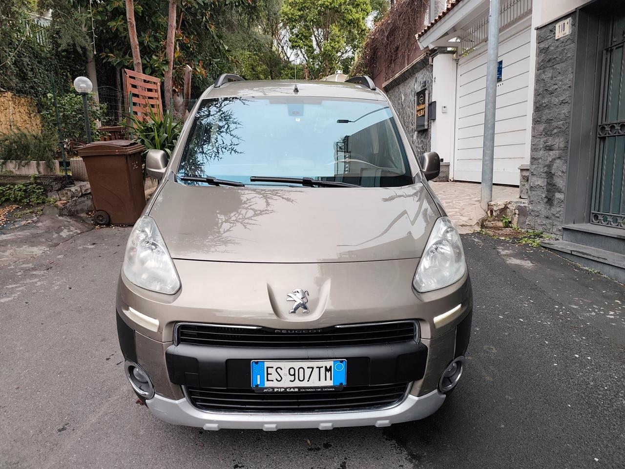 Peugeot Partner Tepee 1.6 HDi 92CV Outdoor 2013