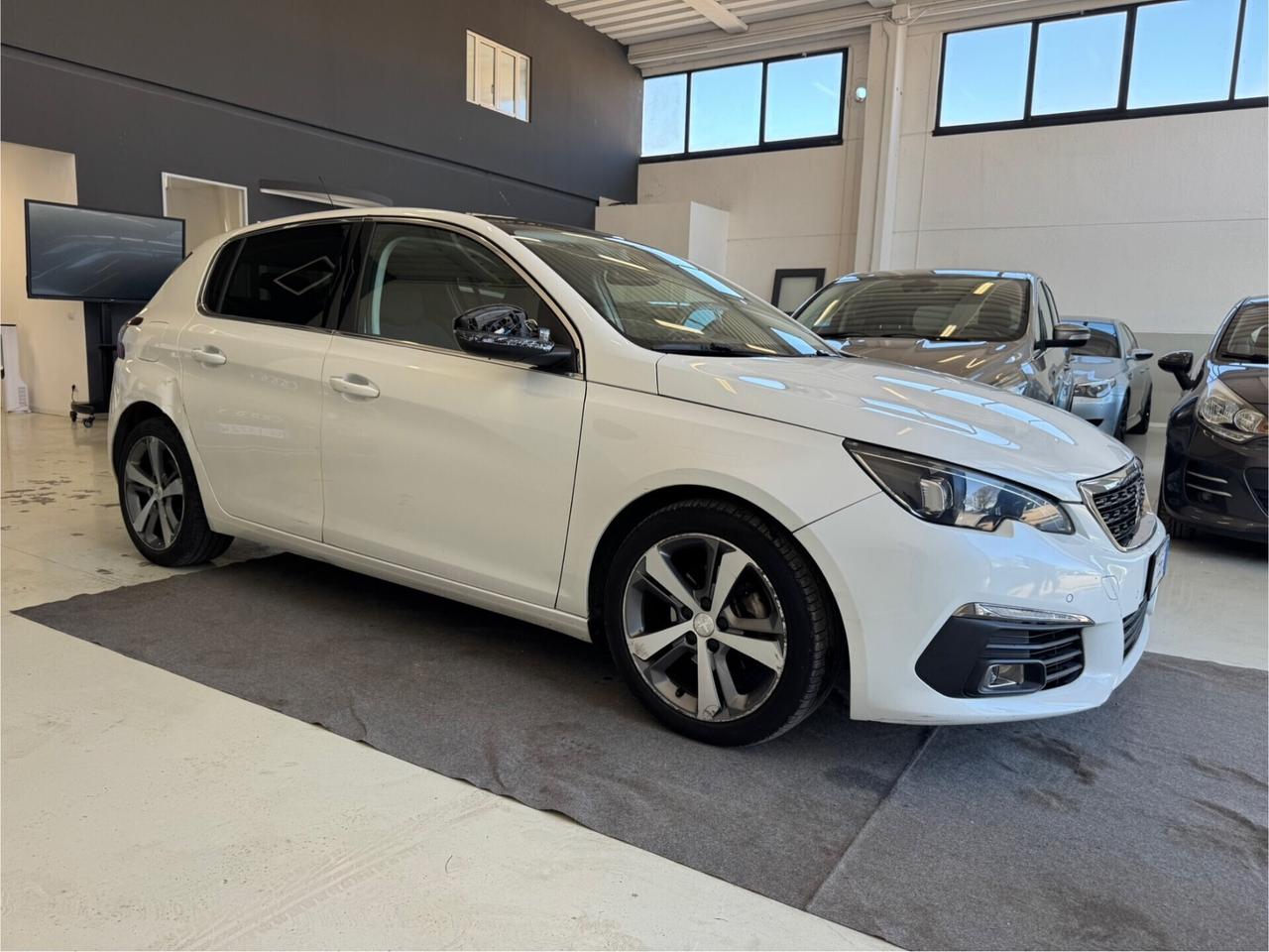 Peugeot 308 HDI 120cv Automatica