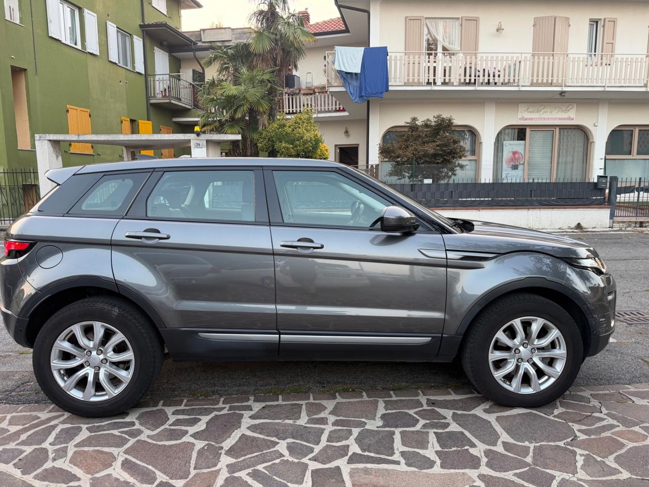 Land Rover Range Evoque 2.0 TD4 150 CV 5p. Pure