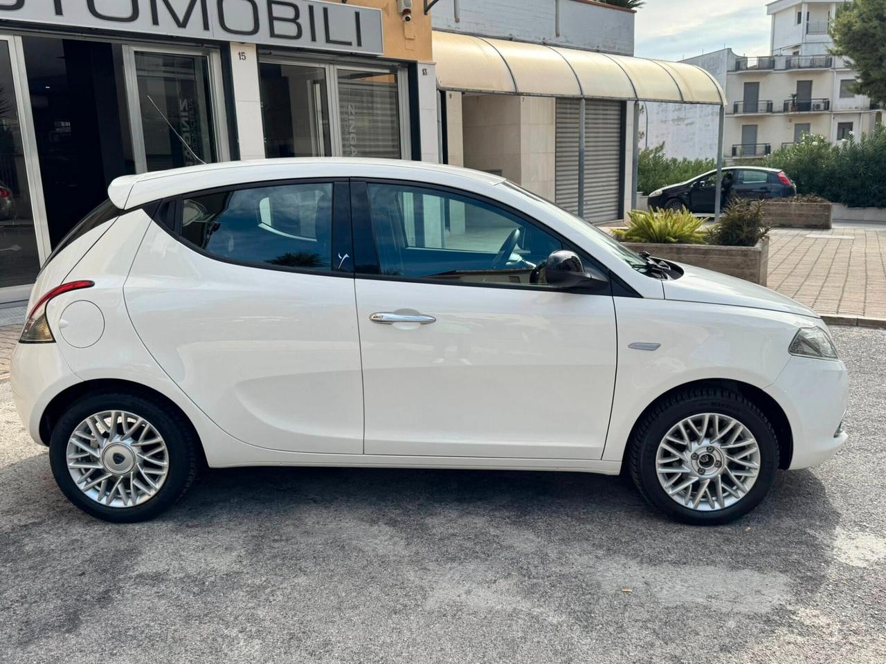 LANCIA YPSILON 1.2 BENZINA GOLD CERCHI PERFETTA