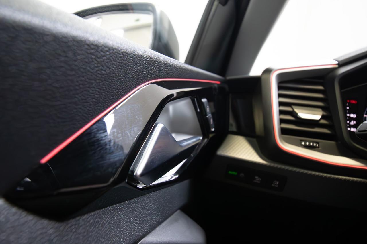 Audi A1 Sportback 30 Tfsi S Line S-tronic Black Identity