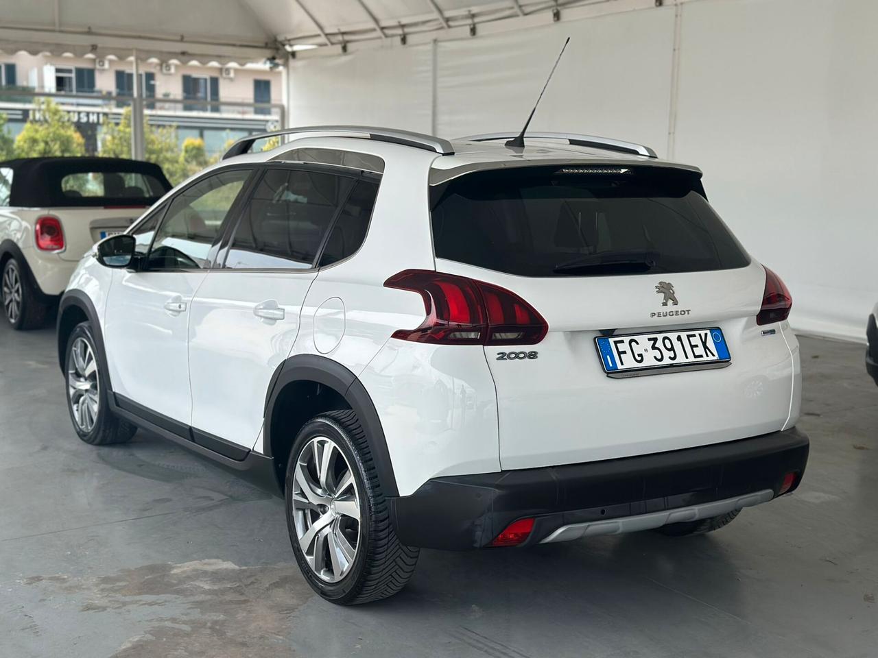 Peugeot 2008 BlueHDi 100 Allure 2016