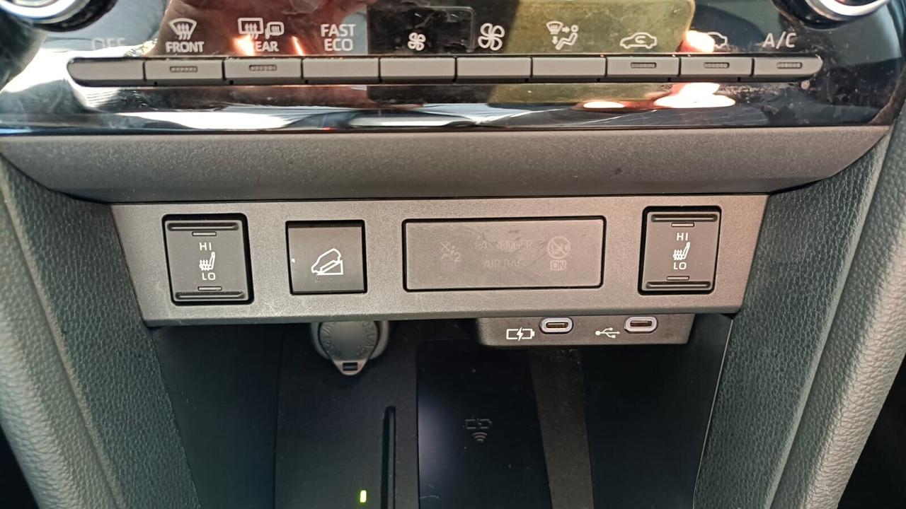 Yaris Cross 1.5 Hybrid 130 CV 5p. E-CVT AWD-i Lounge