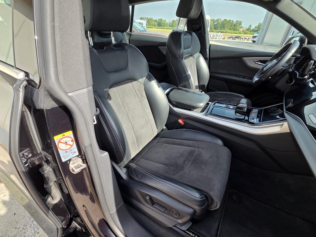 Audi Q8 50 TDI QUATTRO S LINE "FULL OPTIONAL"