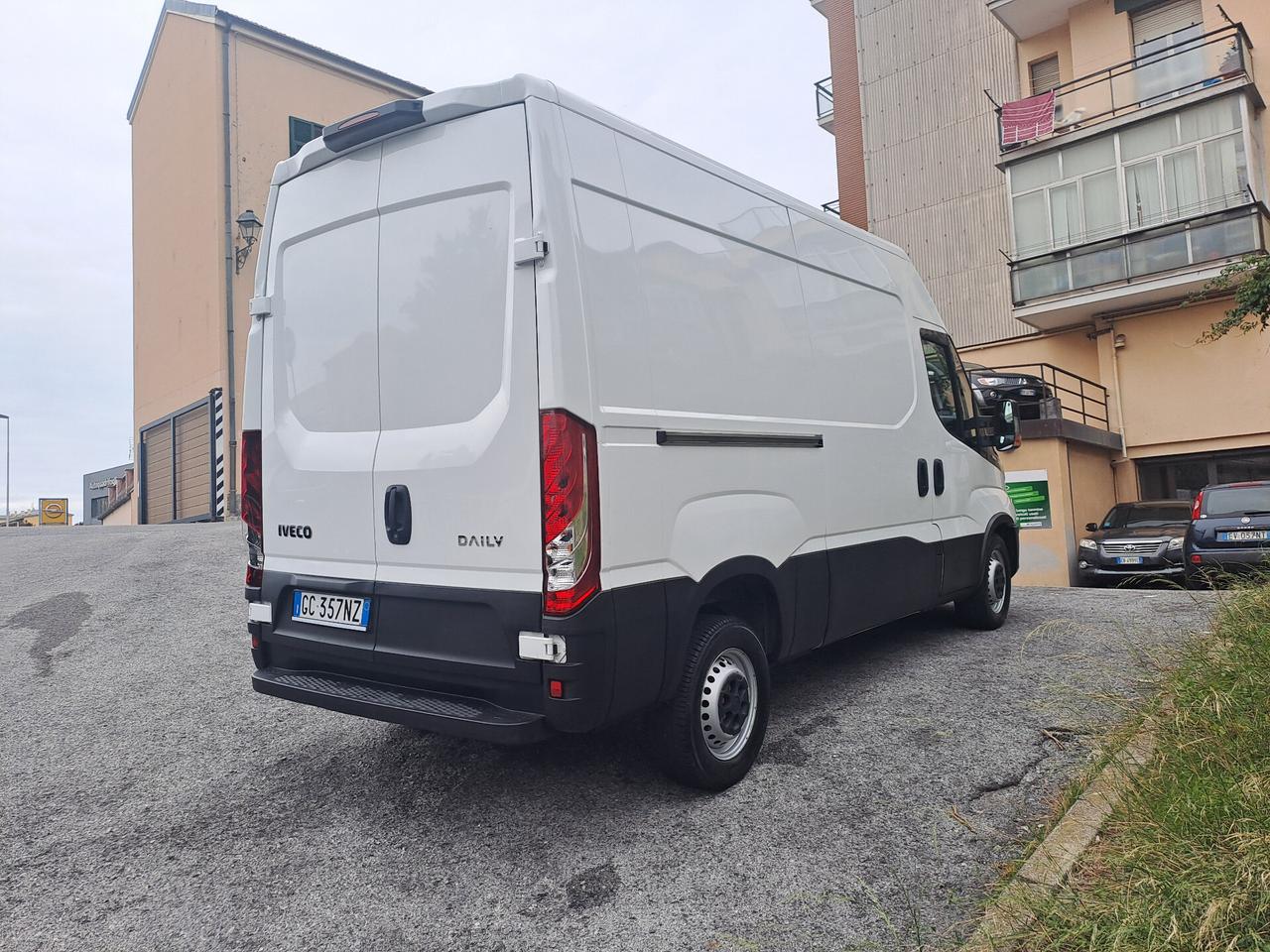 IVECO DAILY 35s12 V 3520 H2