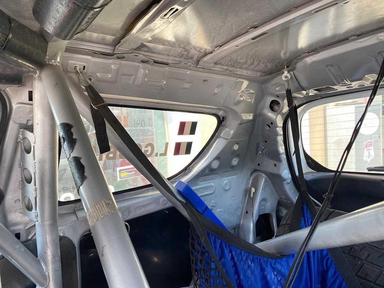 Suzuki Swift 1.6 RALLY RACING START