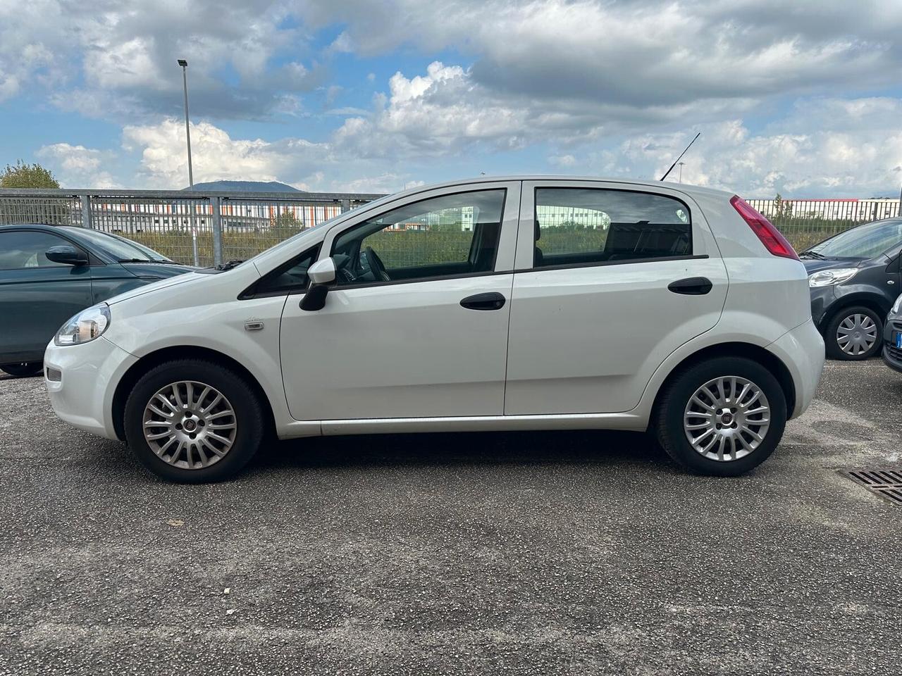 Fiat Punto 1.4 8V 5 porte GPL - ADATTA A NEOPATENT.