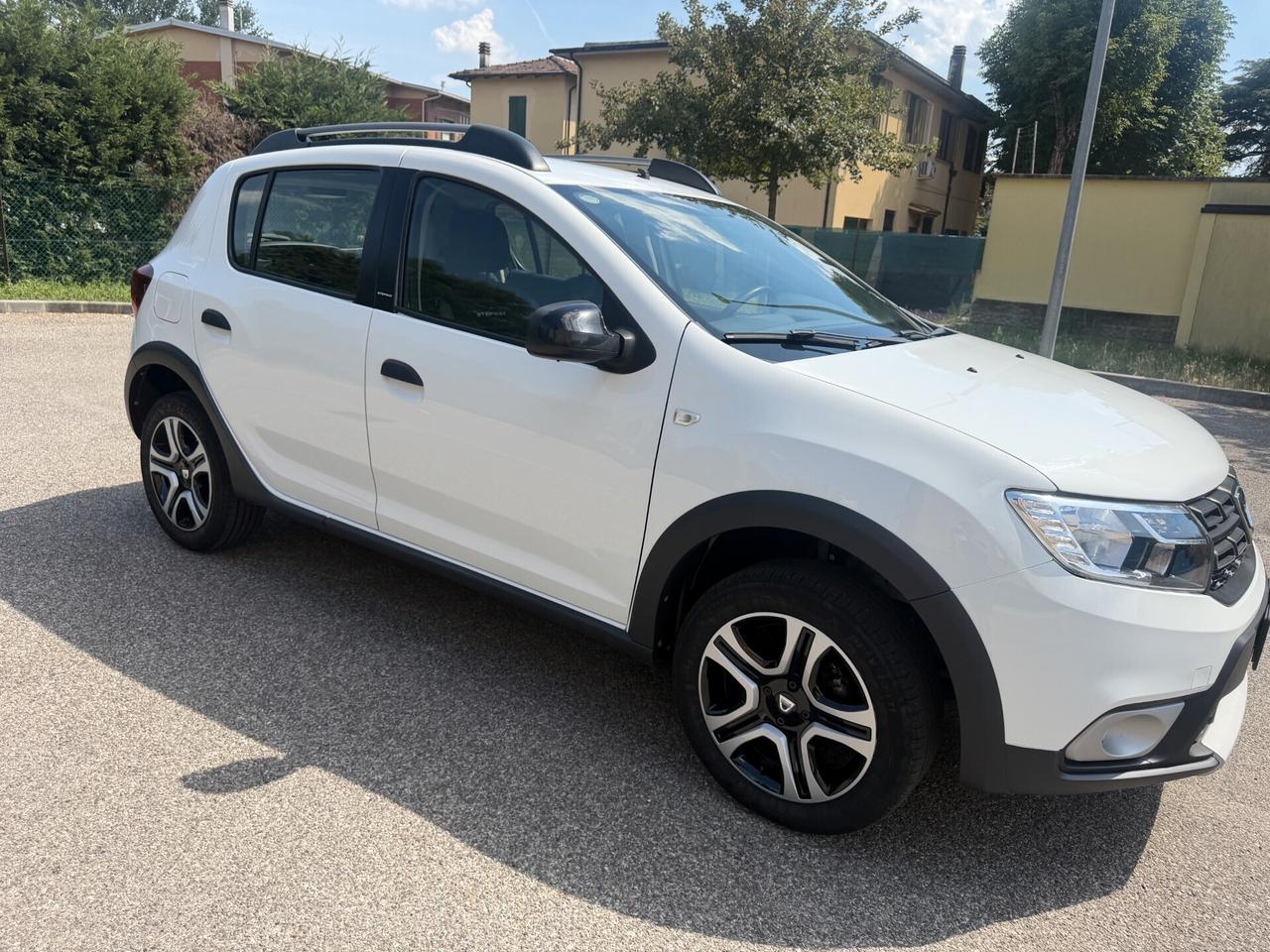 Dacia Sandero Stepway 0.9 tce Gpl - NAV. - NEOP. - 12 MESI DI GARANZIA -