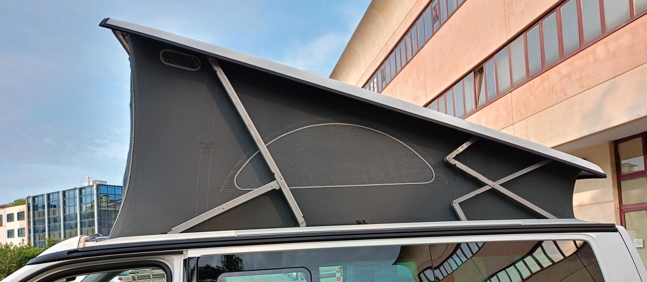 Volkswagen California 2.0 TDI 150CV DSG Beach Camper