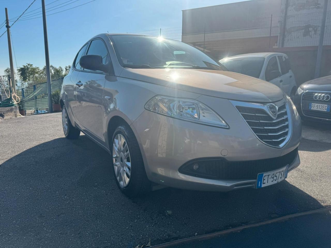 Lancia Ypsilon 1.2 69 CV 5 porte GPL Ecochic Silver