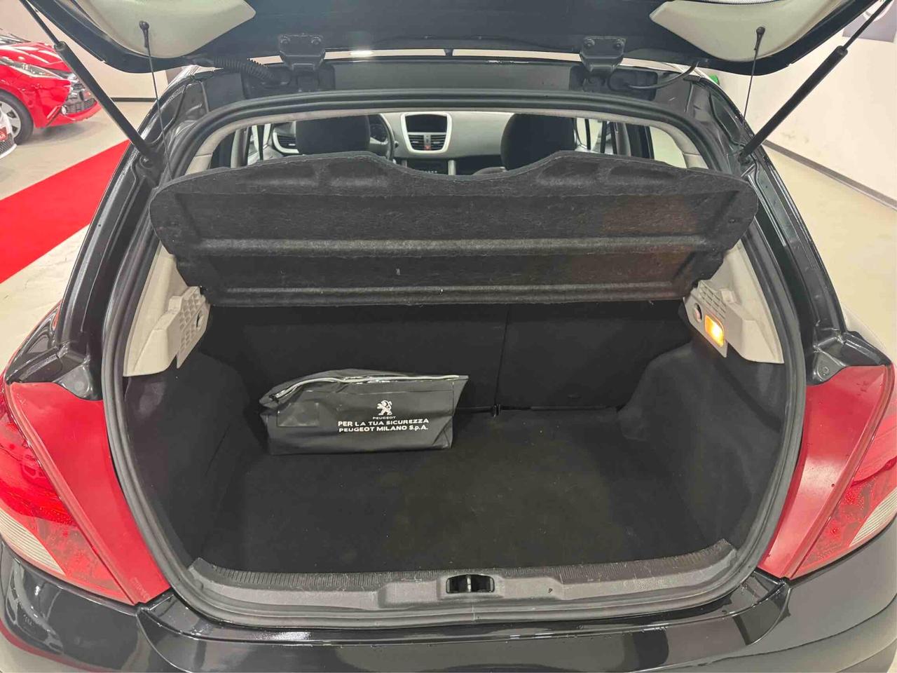 Peugeot 207 1.4 8V 75CV 5p. Energie