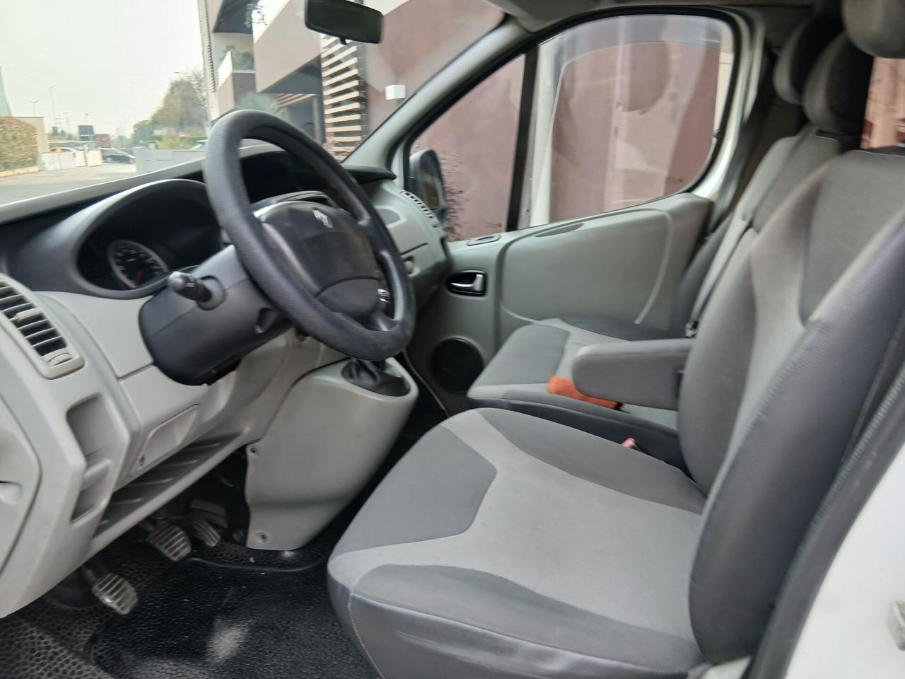 Renault Trafic 2.0 Cdi 115 cv 9 posti Passenger Black Edition +gancio traino