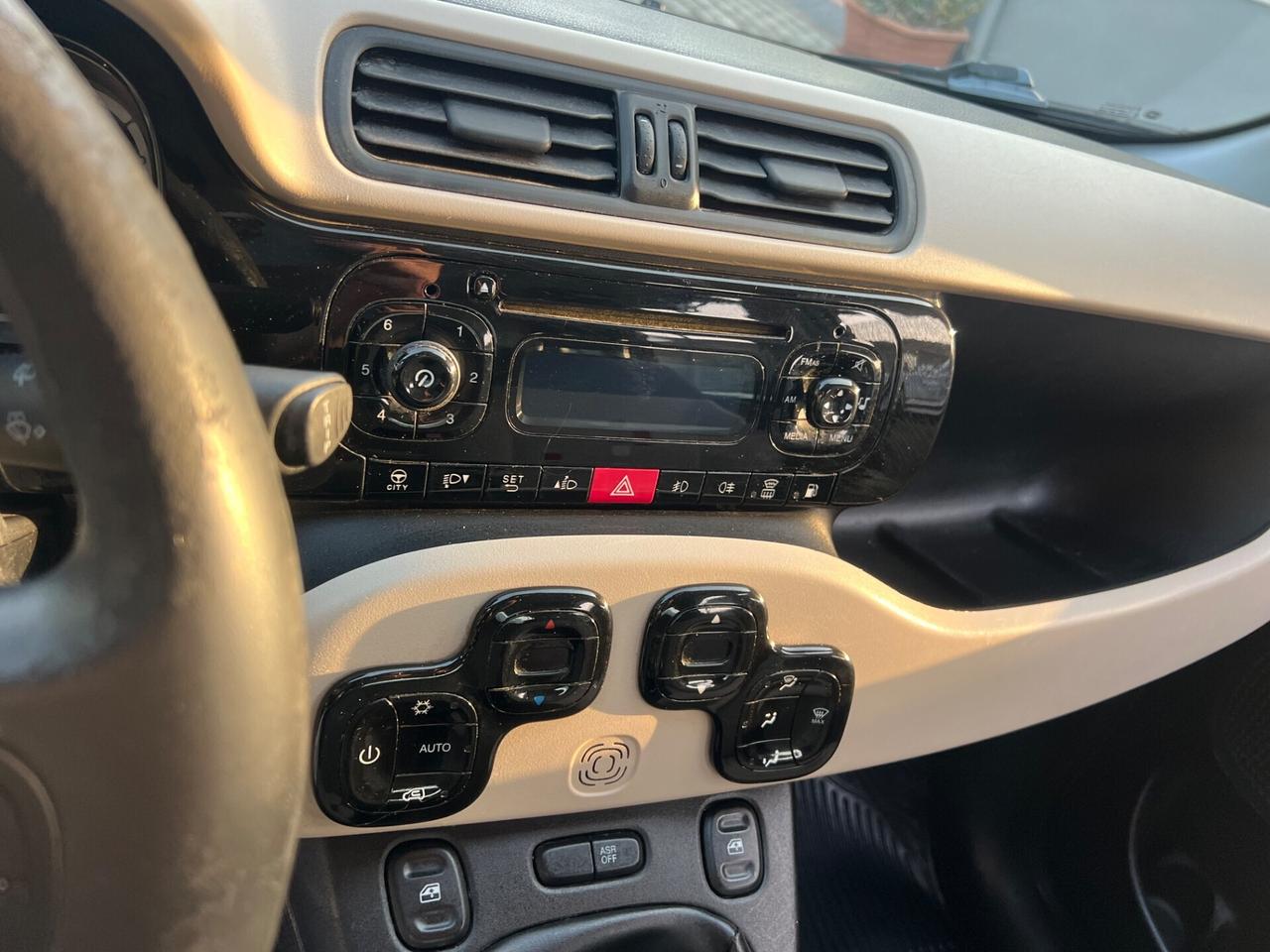Fiat Panda 0.9 TwinAir Turbo Natural Power Lounge
