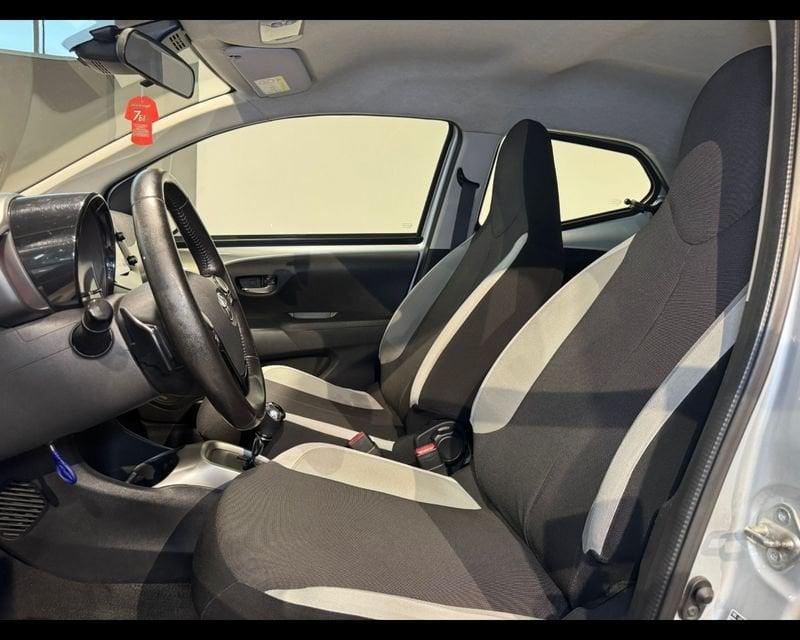 Toyota Aygo 2ª serie 1.0 VVT-i 69 CV 5 porte x-play MMT