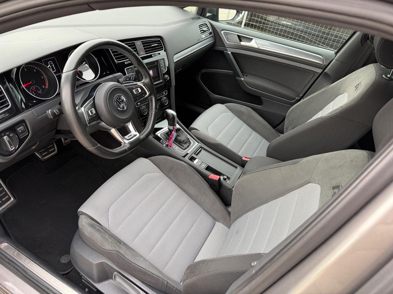 Volkswagen Golf 7 1.6 Tdi Dsg 110cv R-line Edition Uniporp E6