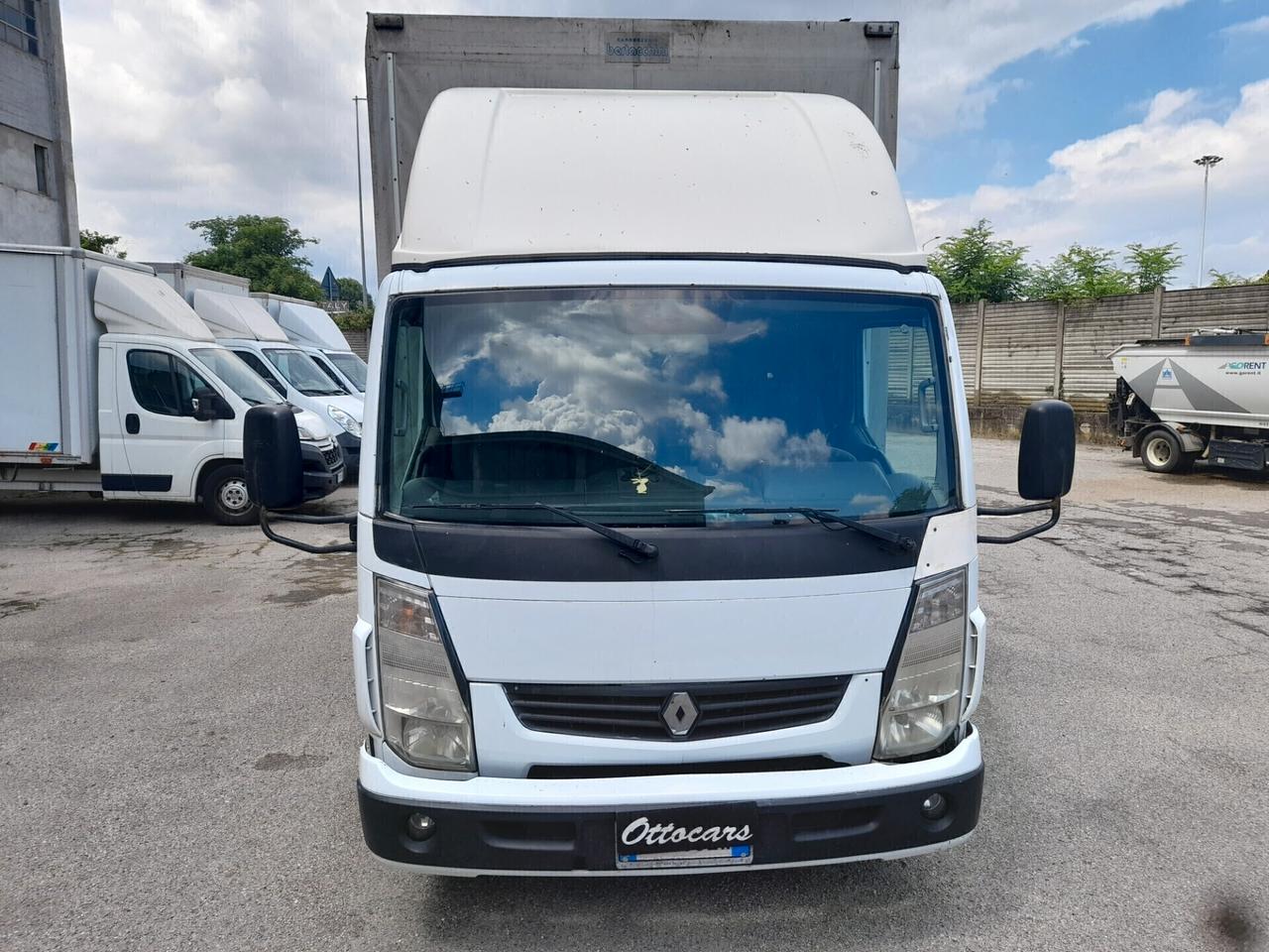 Renault Trucks Maxity 130.35/5 2.5 DXi PL-RG Cabinato