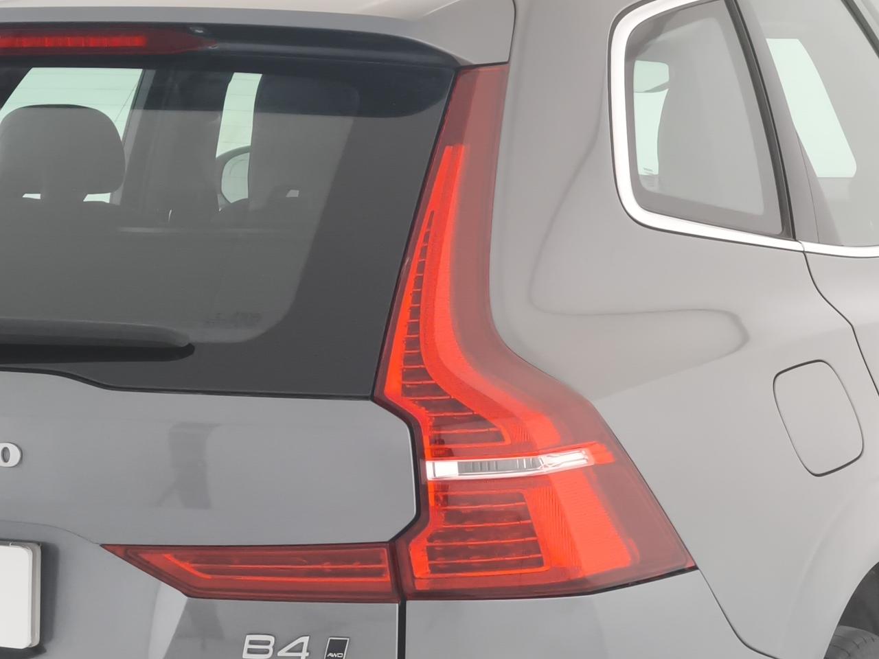 Volvo XC60 2.0 b4 Momentum Pro awd