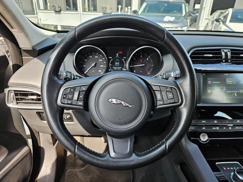 Jaguar F-Pace 2.0d 180cv AWD Autom. Portfolio