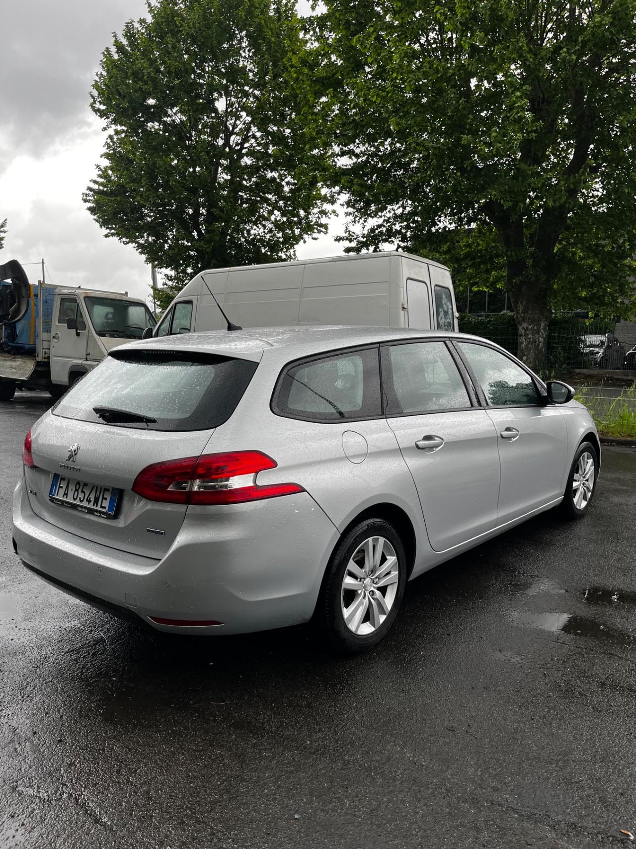 Peugeot 308 BlueHDi 120 S&S EAT6 SW Business