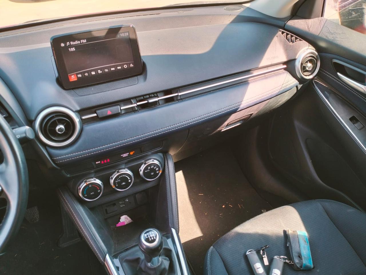 Mazda 2 1.5 Skyactiv-G Hybrid - SINISTRATA