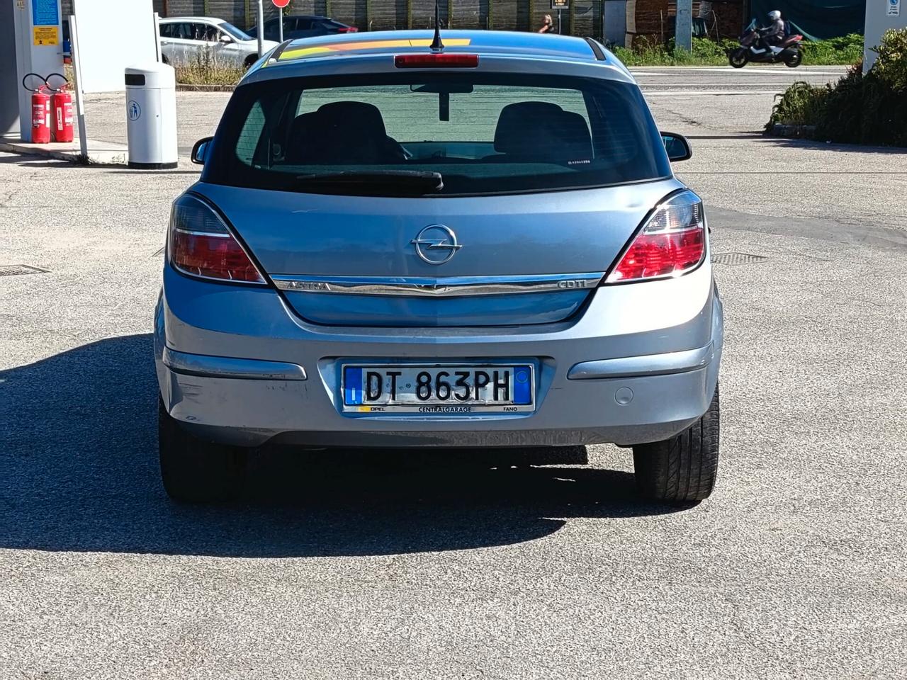 Opel Astra 12 2008 1.3 CDTI ecoFLEX 150.000KM BERLINA NEOPATENTATI