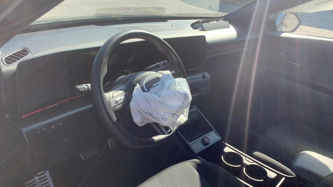 Hyundai Kona HEV 1.6 DCT NLine, incidentata!!