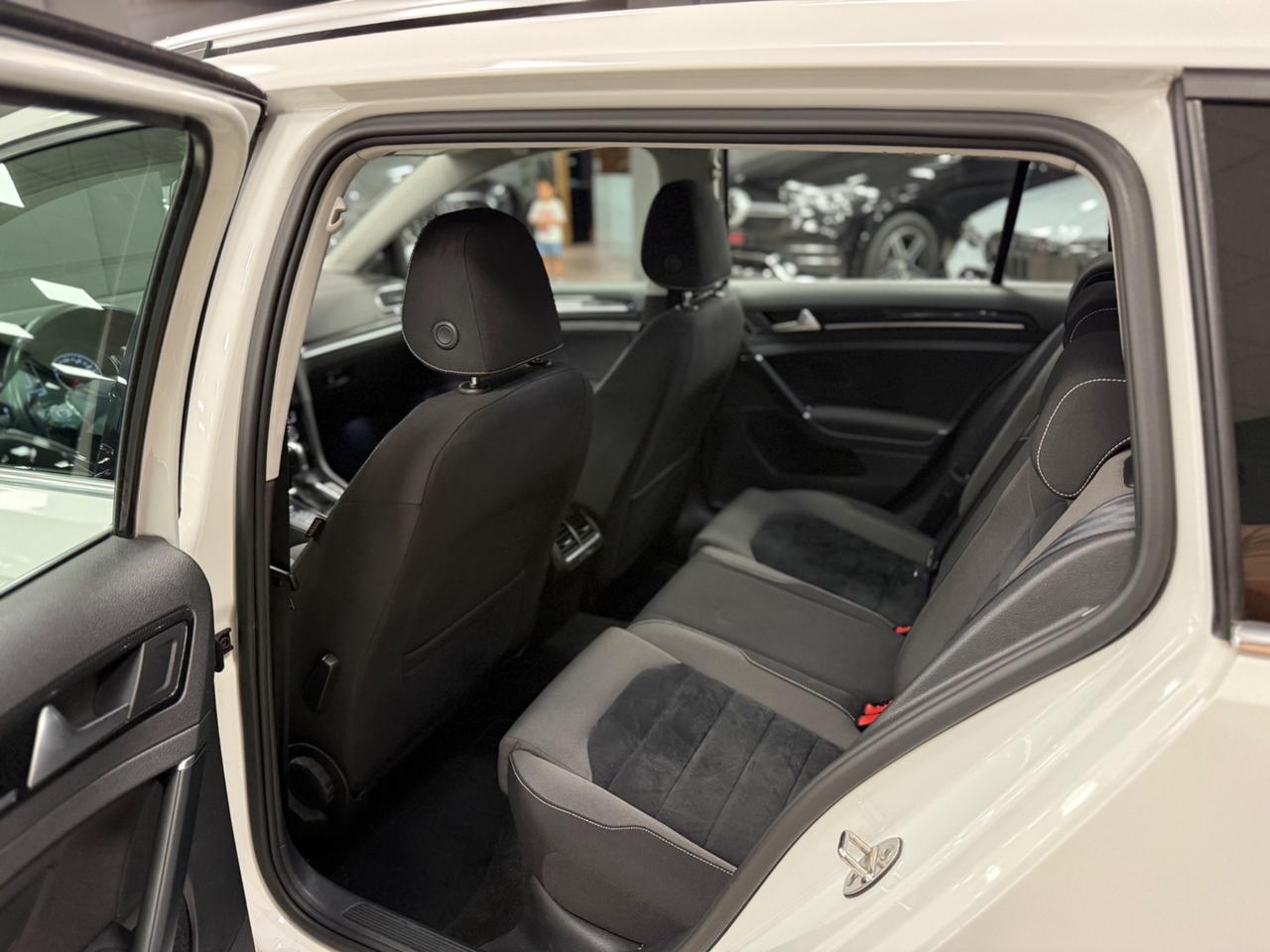 Volkswagen Golf Variant 1.4 TGI DSG Highline BlueMotion