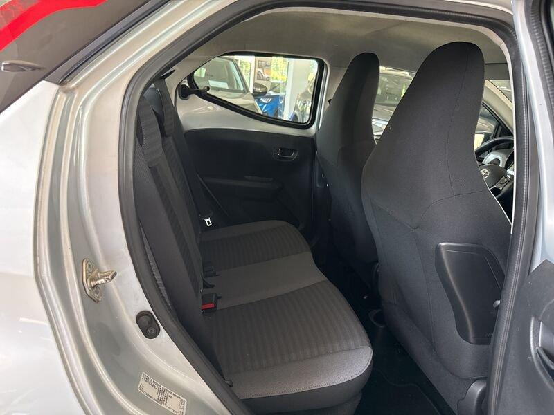 Toyota Aygo 1.0 VVT-i 69 CV 5 porte x-business