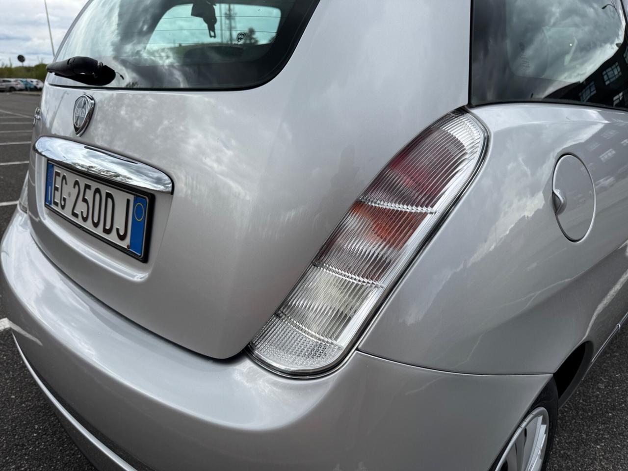 Lancia Ypsilon 1.2 69 CV Argento
