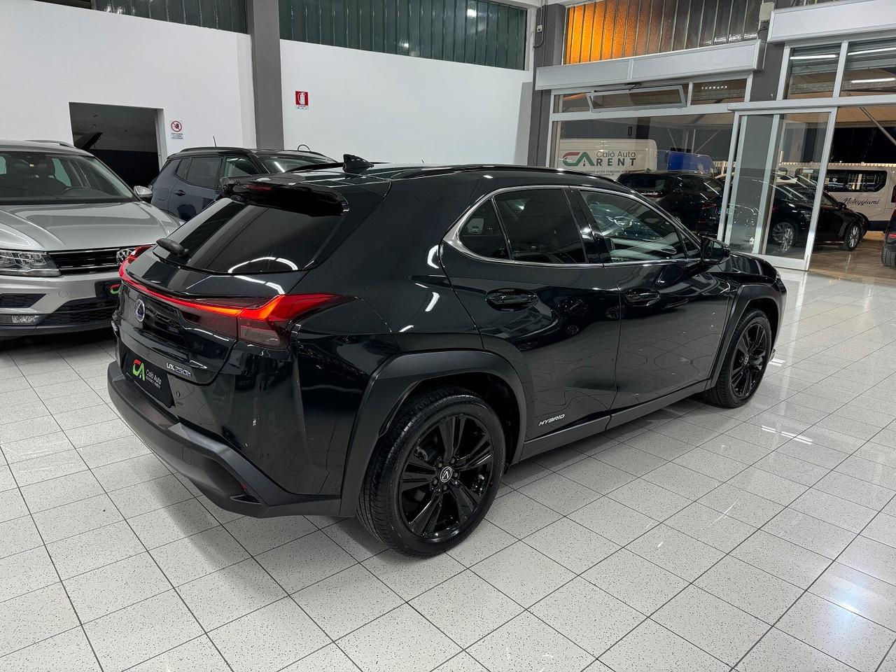 Lexus UX Hybrid Midnight STRAFUL PARI NUOVO!!!!